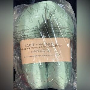 Lost + Wander Travel Neck Pillow. Brand New in Original Packaging.